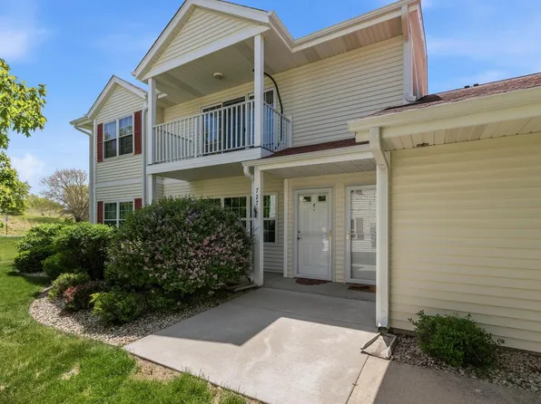 727 Wood River COURT #4, West Bend, WI 53095