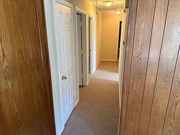 4th image of 808 Skylark Dr