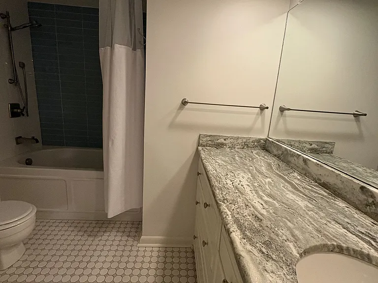 2620 N Taylor St — Photo 12