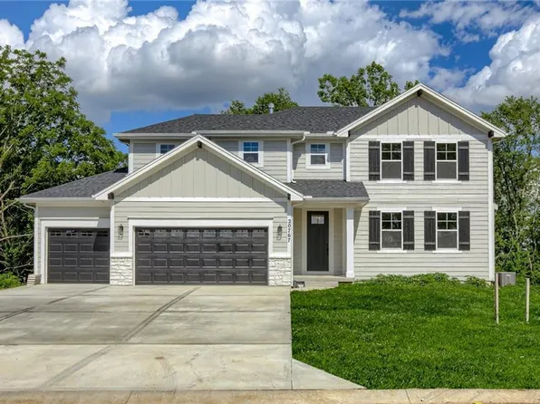 20767 Emerald St, Spring Hill, KS 66083