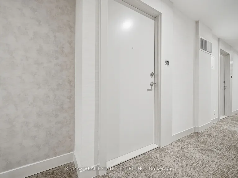 215 Veterans Dr #901 — Photo 2