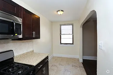 Lennox Apartments — Photo 10