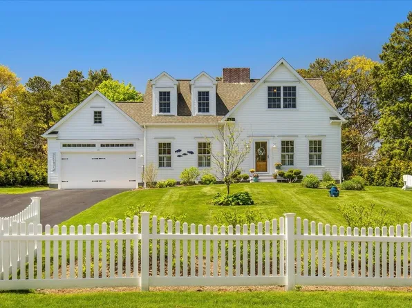 13 Academy Hill Lane, South Dennis, MA 02660