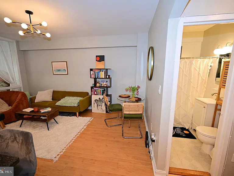 1 Scott Cir #515 — Photo 33