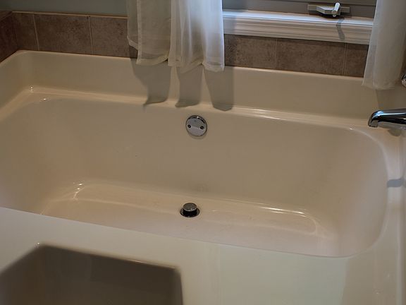 Master Tub