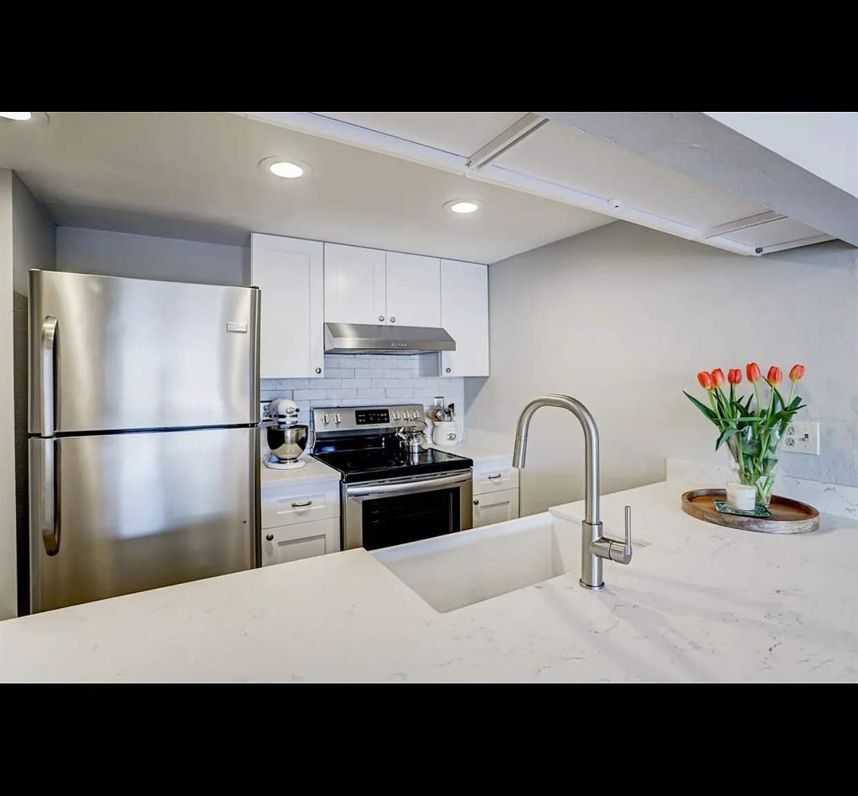 2 bed, 1000 sqft, $750 — Photo 1