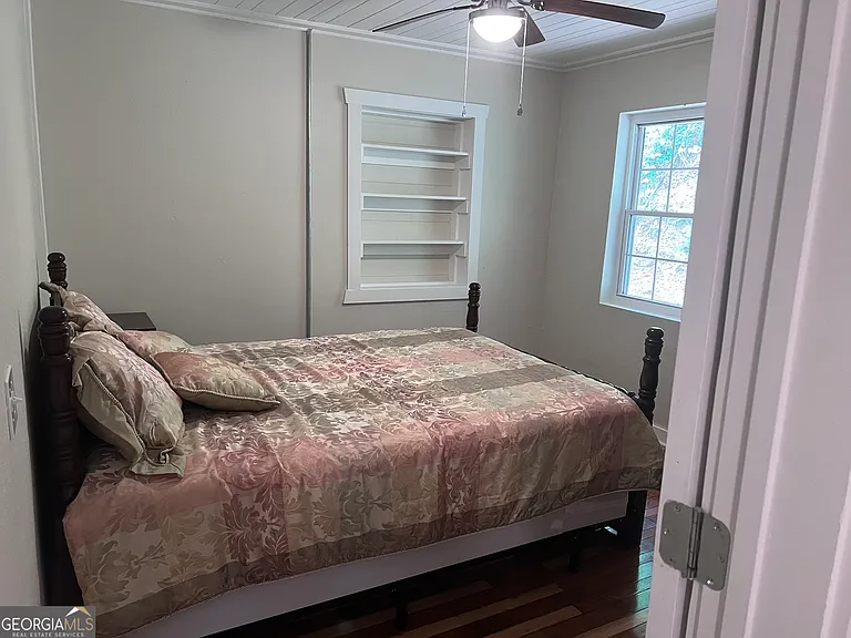 66 Logan Ln — Photo 16