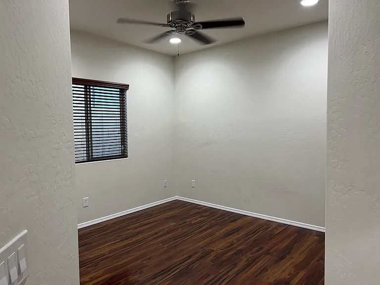 1019 W Spur Dr — Photo 23