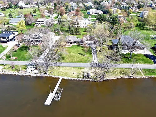 202 Lac La Belle Dr Photo 1