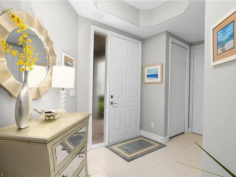 3099 Lancaster Dr #7-701 — Photo 2