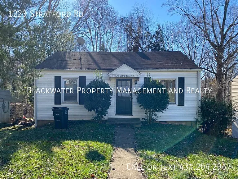 1223 Stratford Rd — Photo 1