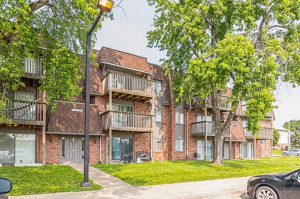The Pines at Q Plaza Apartments