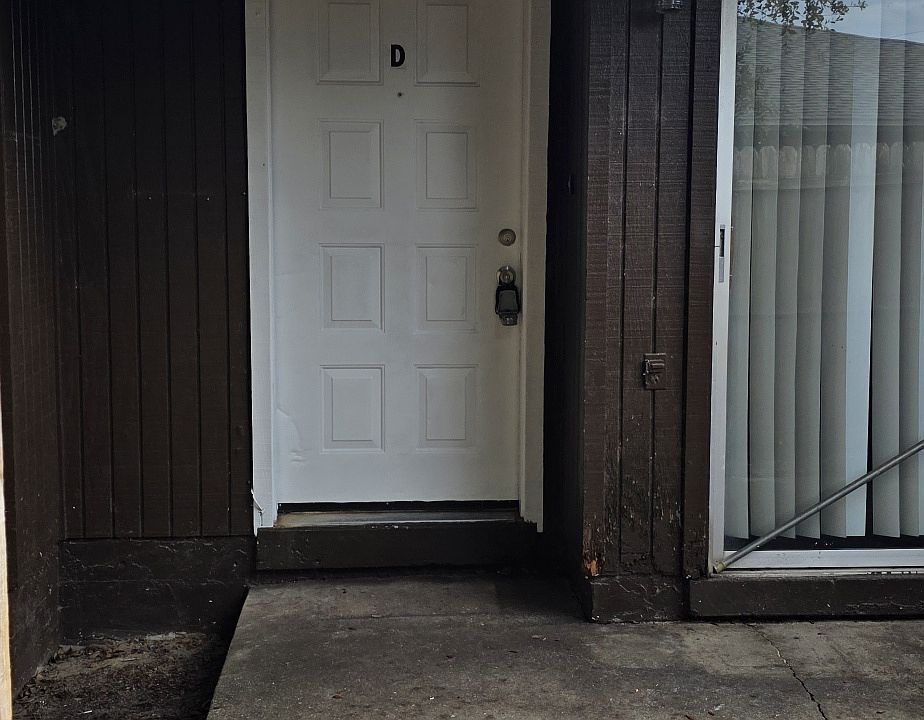 1st image of 2950 SE 53rd Ct #D