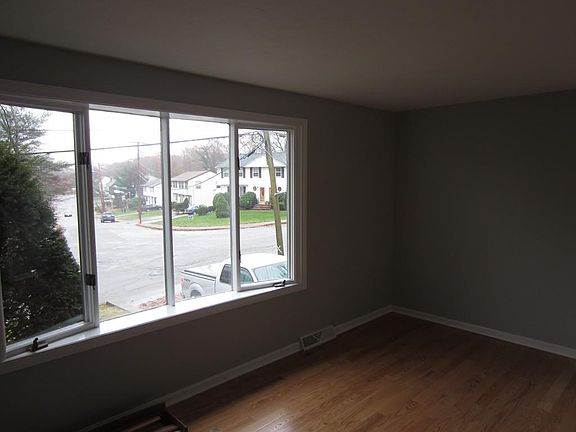 4th image of 44 Boylston St #44