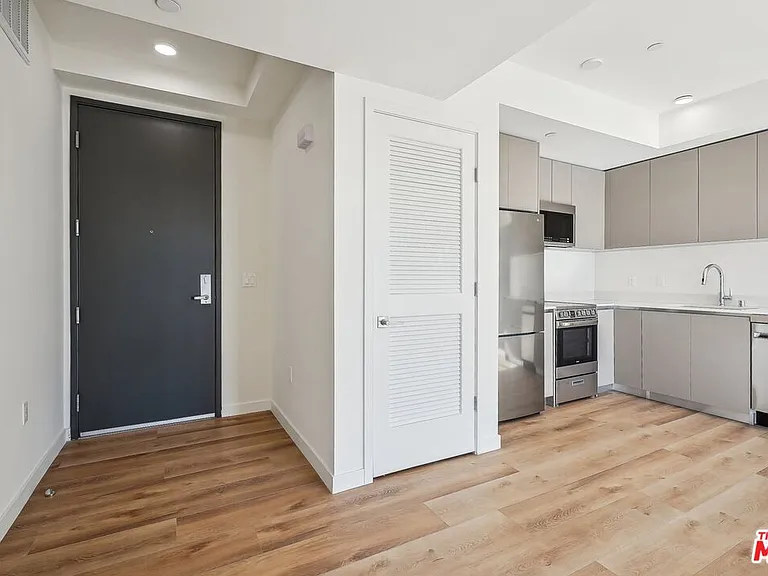 1814 Federal Ave #303 — Photo 5