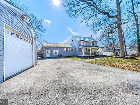 3rd image of 4315 Stumptown Rd