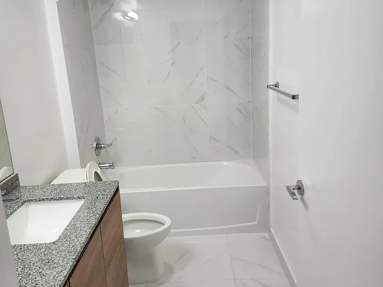 51 NW 5th St #2028 — Photo 6