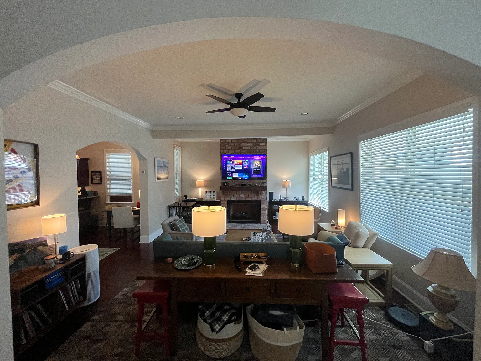 3 bed, 2436 sqft, $4,200 — Photo 3