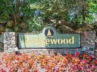 9 Ledgewood Way APT 7, Peabody, MA 01960