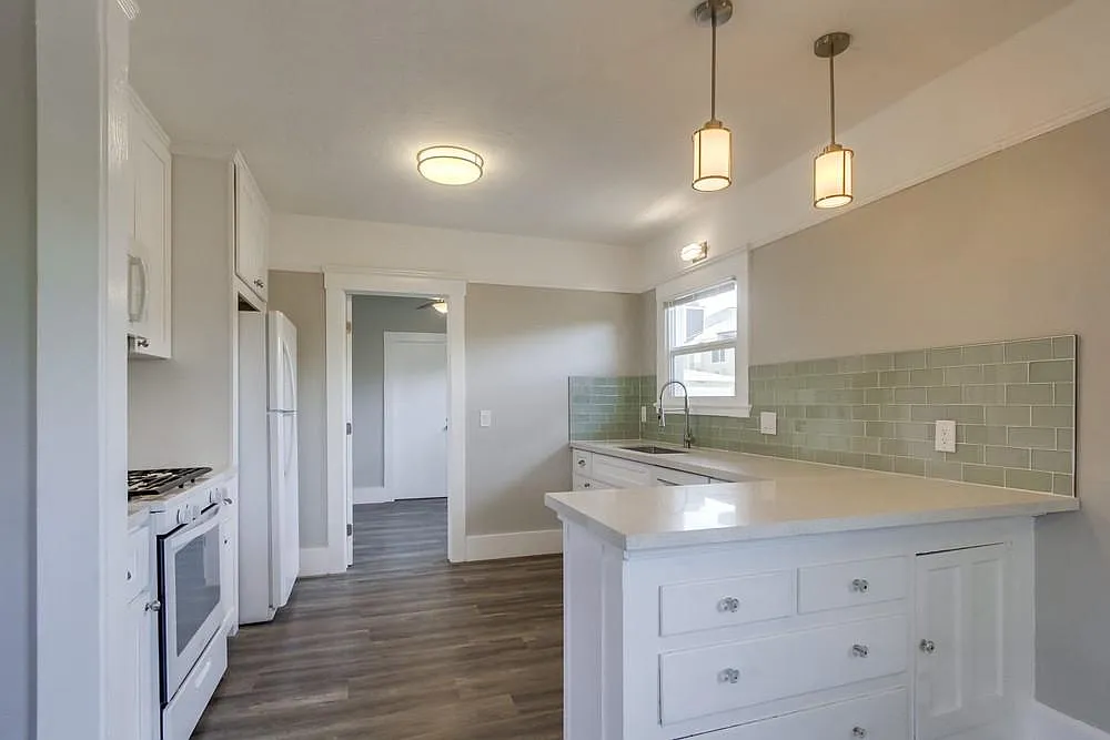 2 bed, 1150 sqft, $3,295 — Photo 1