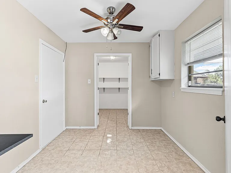 221 Azalea Dr — Photo 12