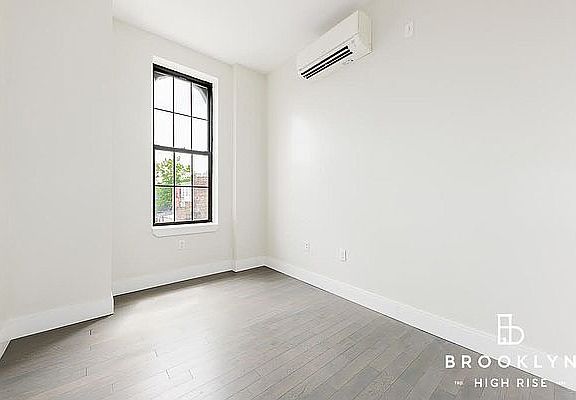 4th image of 989 Bedford Ave #2