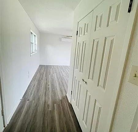 5th image of 808 S Jefferson St #1