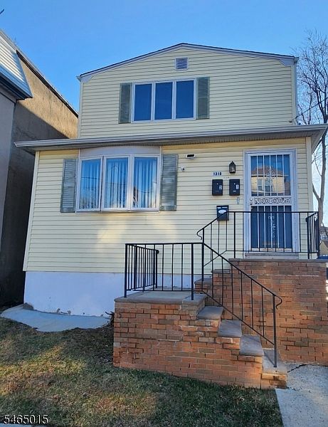 1st image of 1310 E Henry St