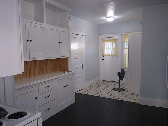 4th image of 2520 N Wishon Ave