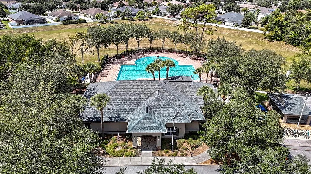 5 bed, 2.5 bath, 2190 sqft, $2,850 — Photo 2