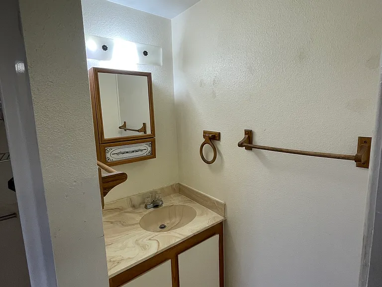Bathroom vanity