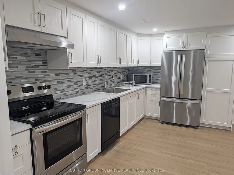 9 Cowles Ct #LOWER — Photo 3