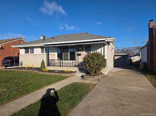 33620 Rosslyn Ave, Garden City, MI 48135