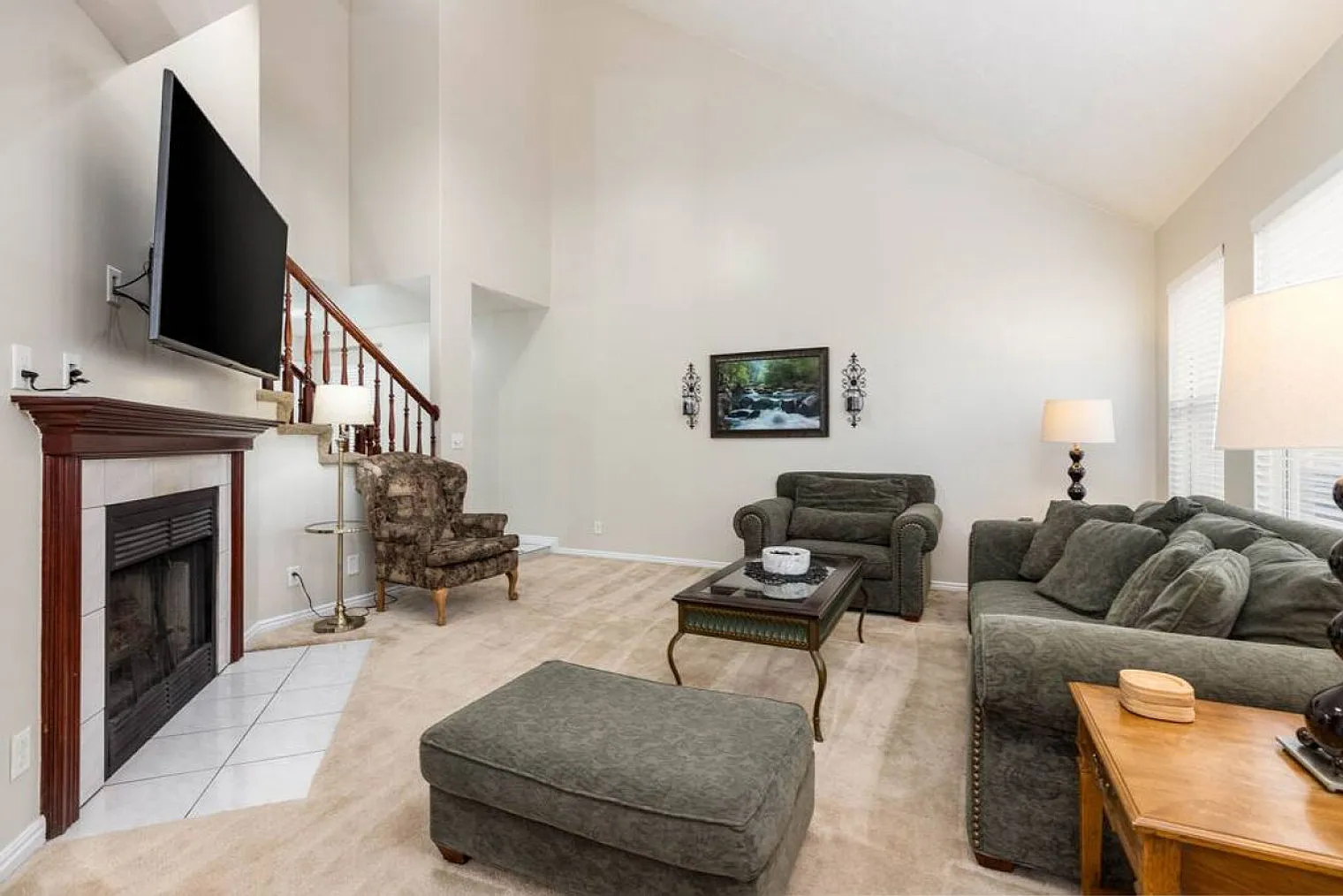 4 bed, 3.0 bath, 2712 sqft, $6,781 — Photo 1