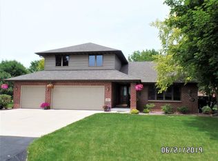919 Wylde Oak Dr, Oshkosh, WI 54904