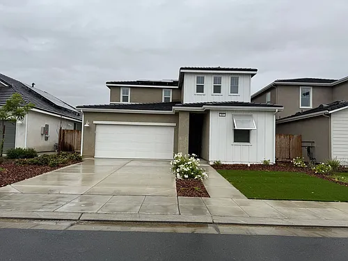 997 W Pioneer Dr Photo 1