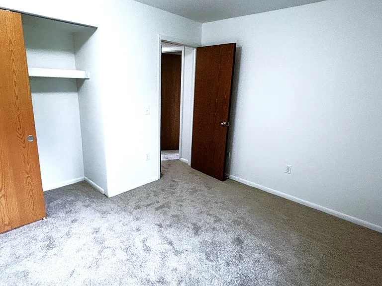 Charter Oaks Apartments — Photo 181