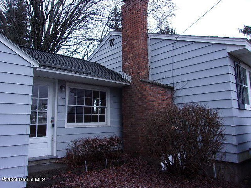 5th image of 92 McNutt Avenue