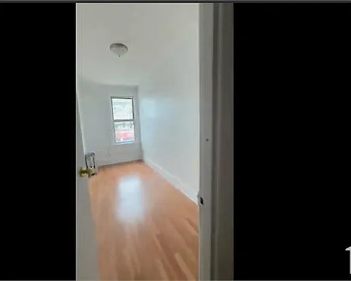 3 bed, $3,811 — Photo 4