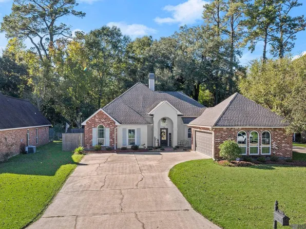 1541 River Run Dr, Denham Springs, LA 70726