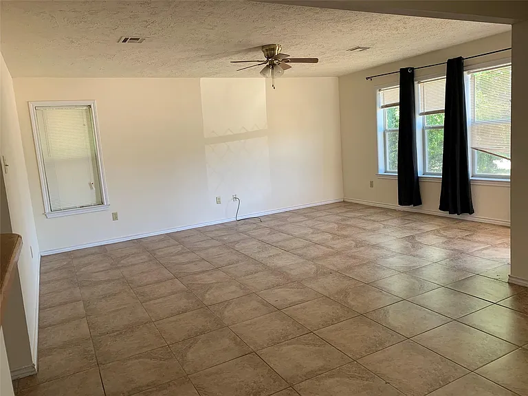 3902 Aspen St — Photo 9