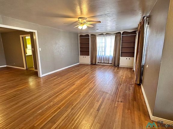 4th image of 308 S Ave E