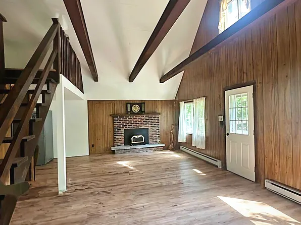 434 Wild Acres Dr, Dingmans Ferry, PA 18328