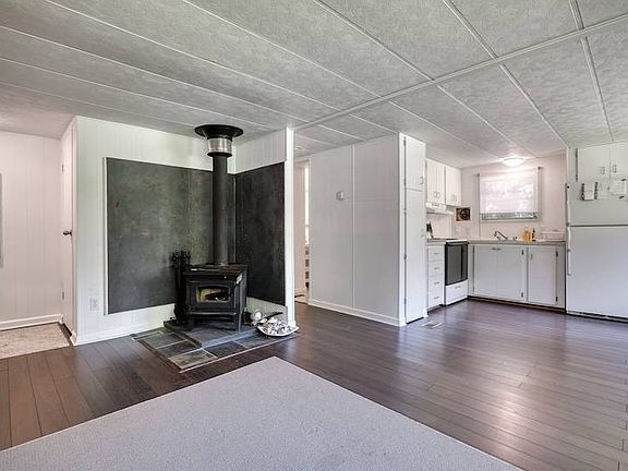 5th image of 41 Manitoba Way