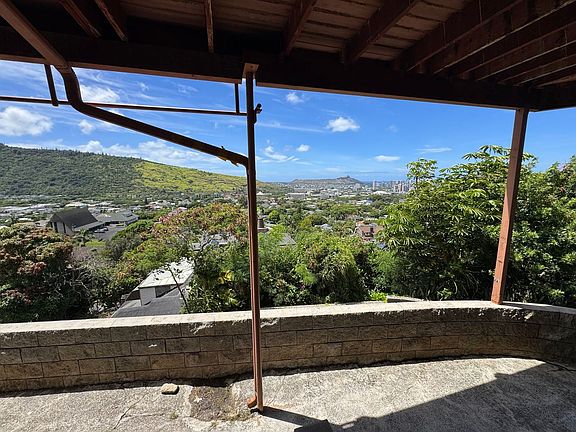 3rd image of 1909A Awapuhi St