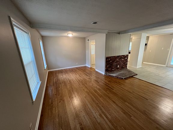 3rd image of 5075 Dianne Dr