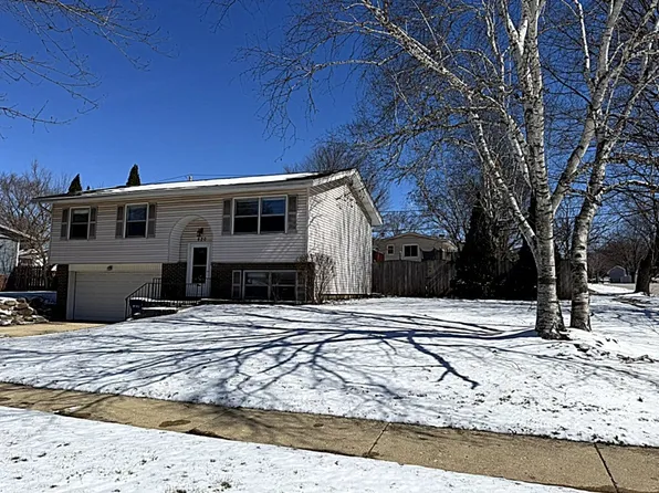 620 S 9th Ave, St Charles, IL 60174