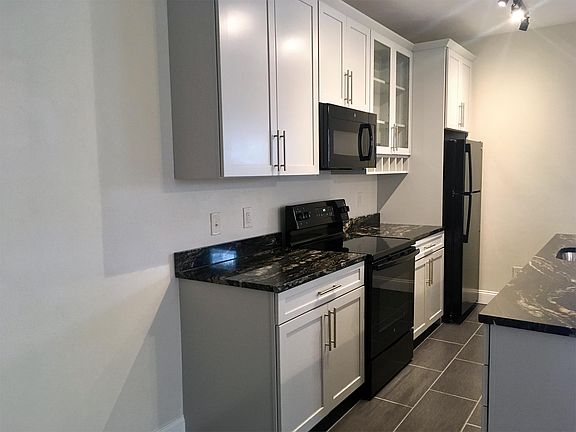 2nd image of 4924 Centre Ave #8