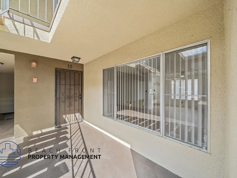 925 N. Inglewood Ave. — Photo 24