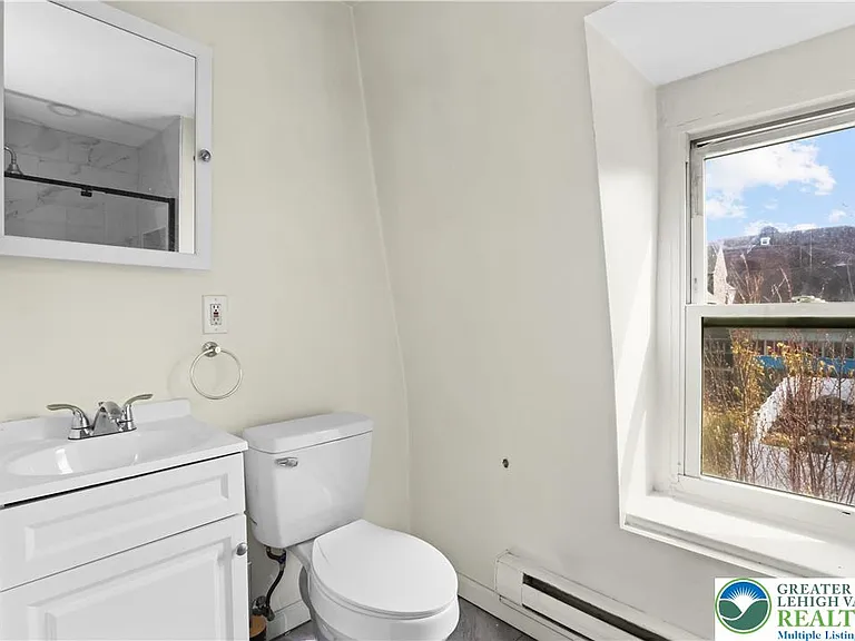 1113 Ferry St #3 — Photo 7